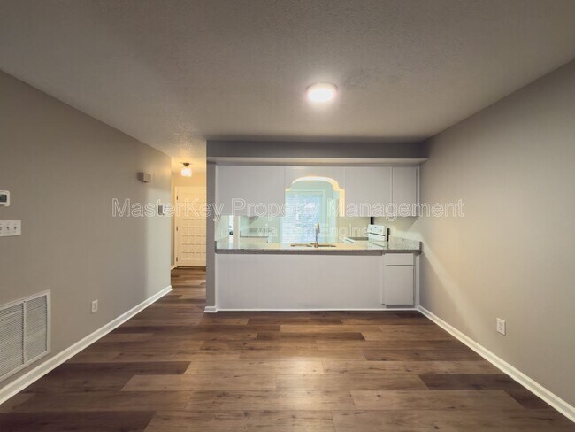 Foto del edificio - 5865 Branchwood Rd