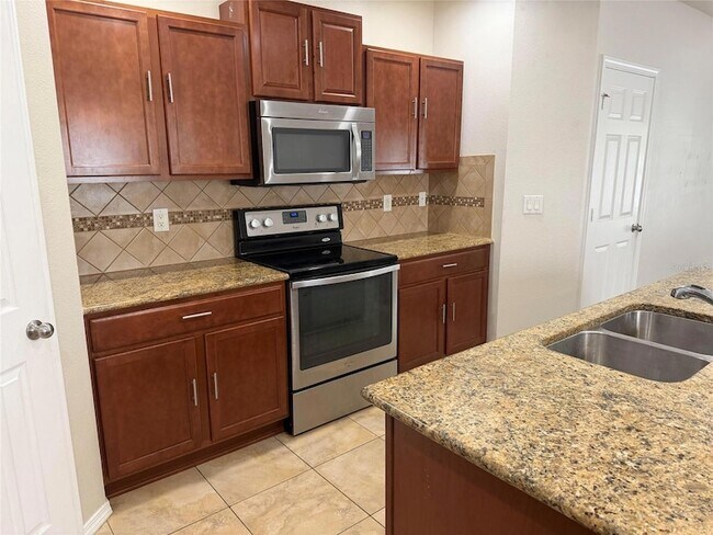 Foto del edificio - 4723 Somerset Hill Ln