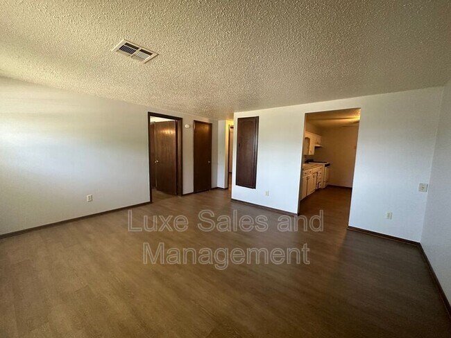 Foto del edificio - 3025 Clarke St