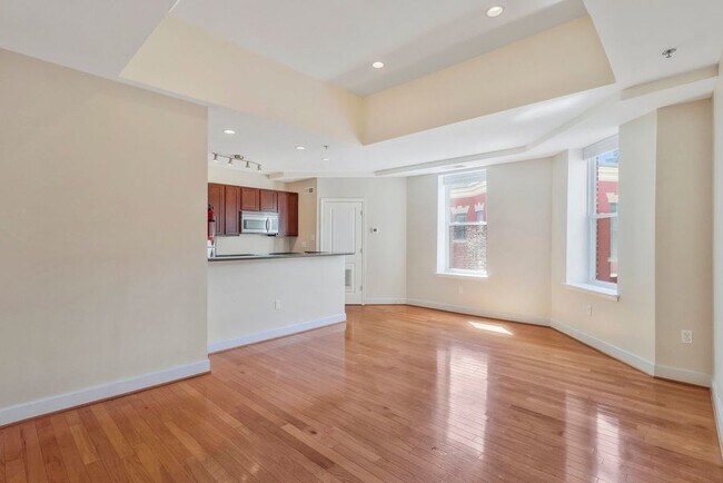 Building Photo - Bright Two-Bedroom on U Street w/ Courtyar...