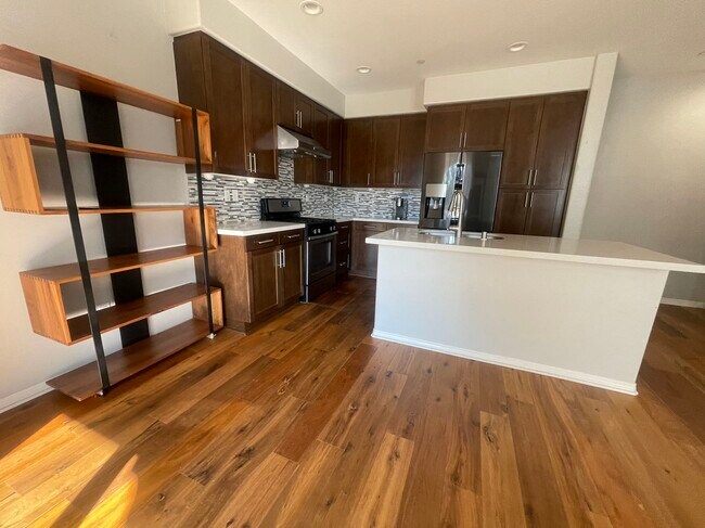 Foto del edificio - 812 S Gladys Ave