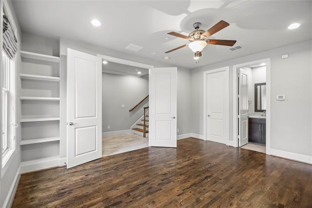 Building Photo - 660 S Pearl Expy