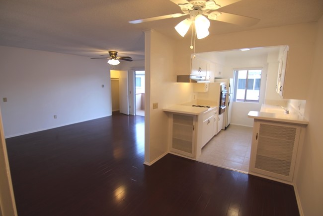 Building Photo - 3663 Vinton Ave