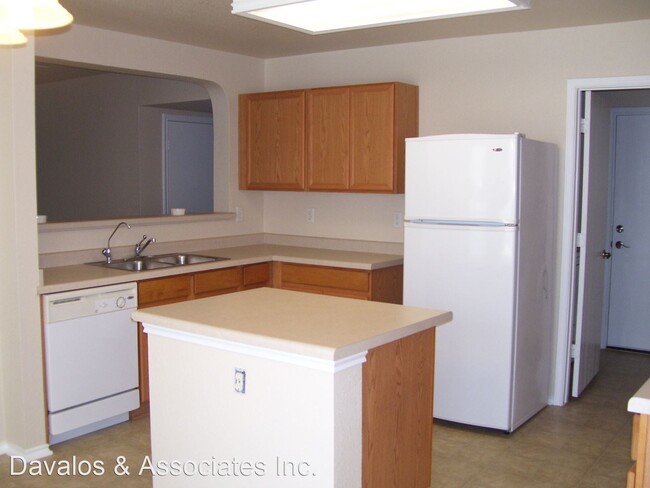 Building Photo - 3 br, 2.5 bath House - 10702 Terrace Crest