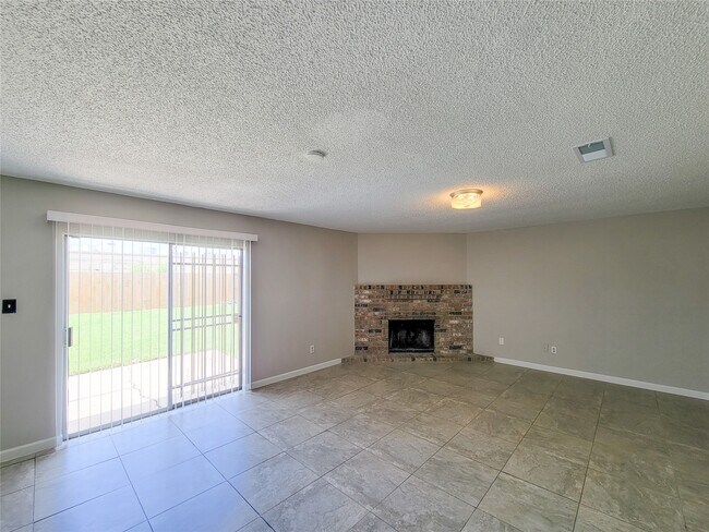 Foto del edificio - 8530 Quail Burg Ln