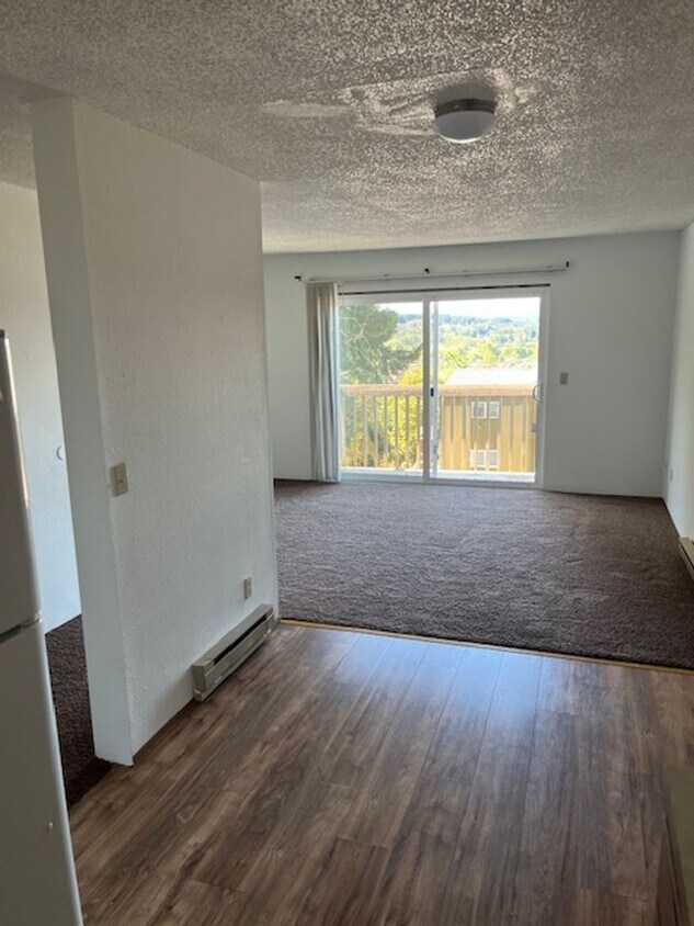 Foto principal - 648 SE Dobson Ct