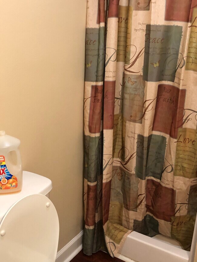 Building Photo - 616 A Garden Road