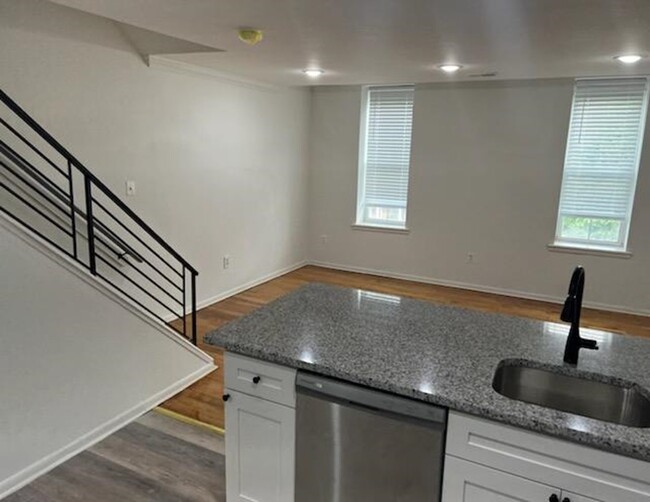 Foto del edificio - 728 N 40th St