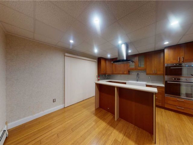 Foto principal - 627 Hawkins Rd