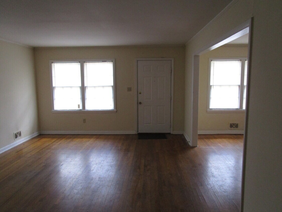 Primary Photo - 3 BR, 2 BA House