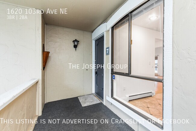 Building Photo - Gorgeous 3 bed/2 bath minutes from downtow...