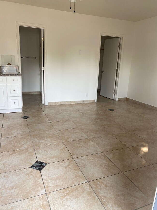 Foto del edificio - 14137 Vanowen St