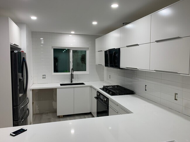 Building Photo - 4971 Dunes St