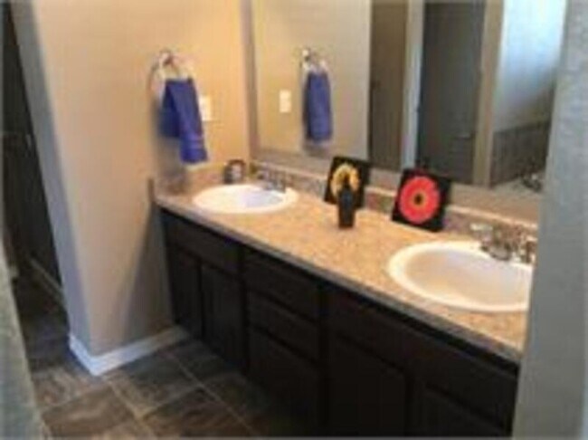 Foto del edificio - 3893 Winter Sun Dr