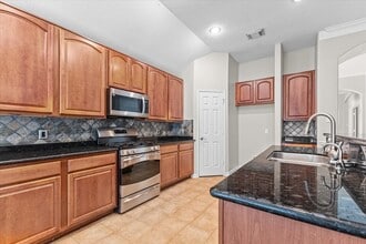 Building Photo - 14610 Southern Magnolia Cir