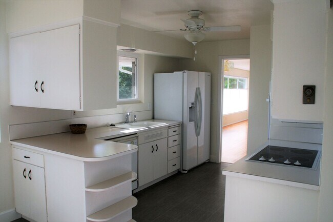 Foto del edificio - Spacious & Unique 4-Bedroom NW Corvallis!