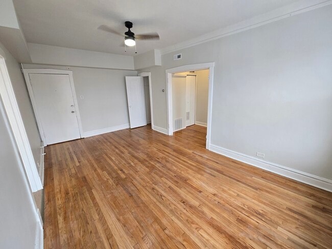 Building Photo - 4753 N Monticello Ave