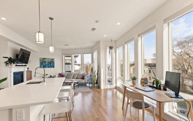 Foto del edificio - 260 Old Colony Ave