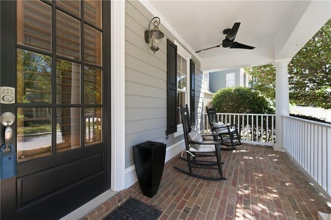 Foto del edificio - 6421 Crown Forest Ct