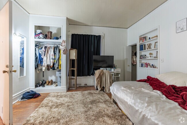 1 habitación, 1 baño - 650 pies cuadrados - #2 - Dormitorio - 812 Mary St