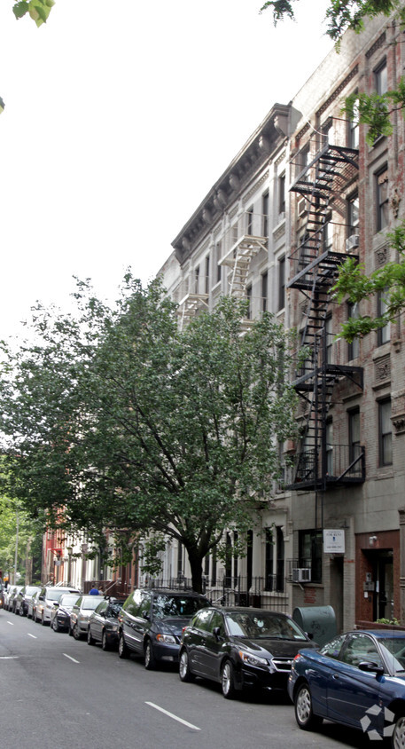 Foto principal - 426 East 66th Street