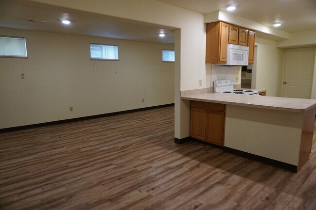 Foto del edificio - 2034 Strand Ave