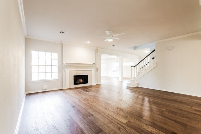 Foto del edificio - 3207 Greenwood Glen Dr