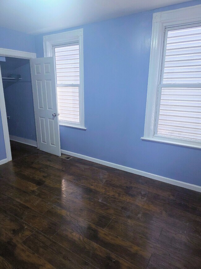 2nd bedroom - 212 Oakwood Pl