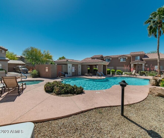 Building Photo - 15502 N Hidden Valley Ln