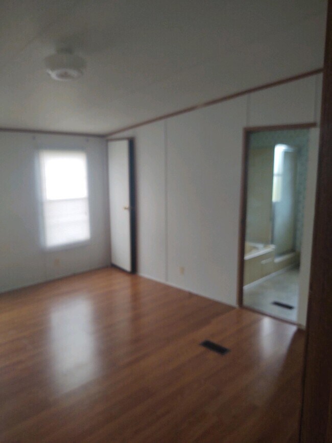 Foto del edificio - 100 Stonecutter Dr