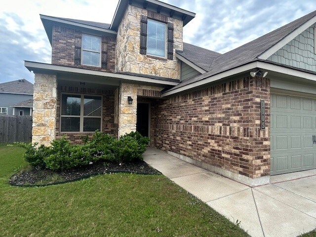 Building Photo - 3105 Gilchrist Dr