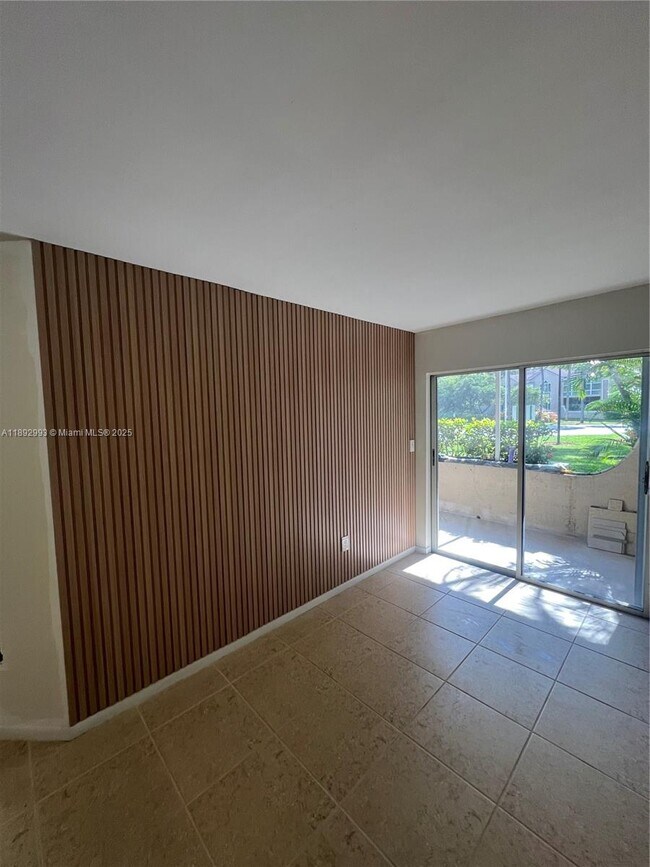 Foto del edificio - 4780 NW 102nd Ave