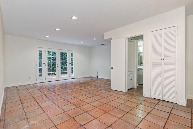 Foto del edificio - 430 N Harper Ave