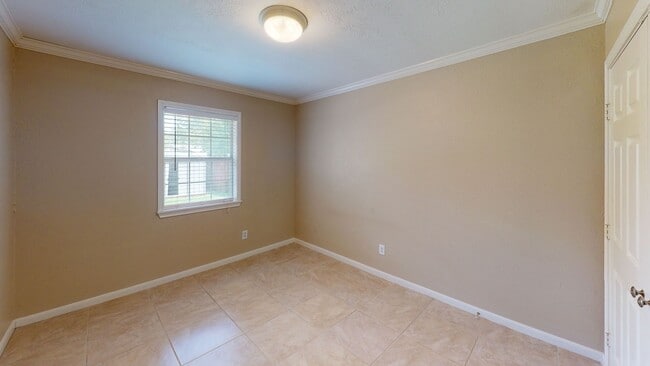 Photo - Centrally located 2/1 House
