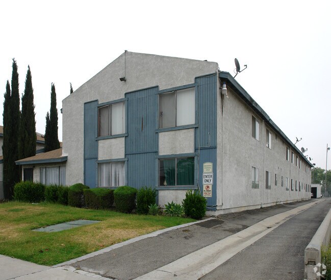 Foto del edificio - 8939 Mango Ave
