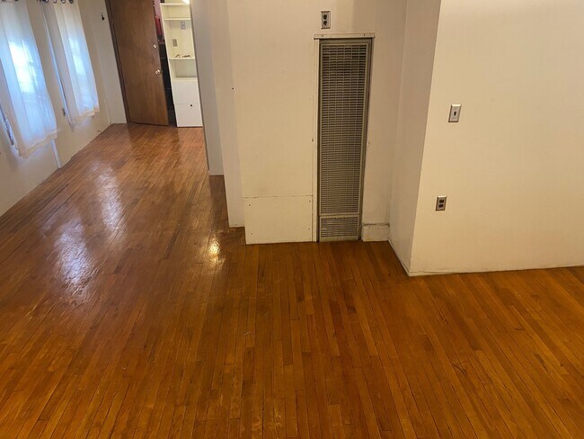 Foto del edificio - 1750 N Hoyne Ave