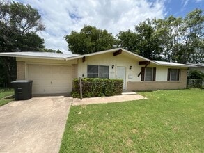 Building Photo - 1205 Kathey Dr