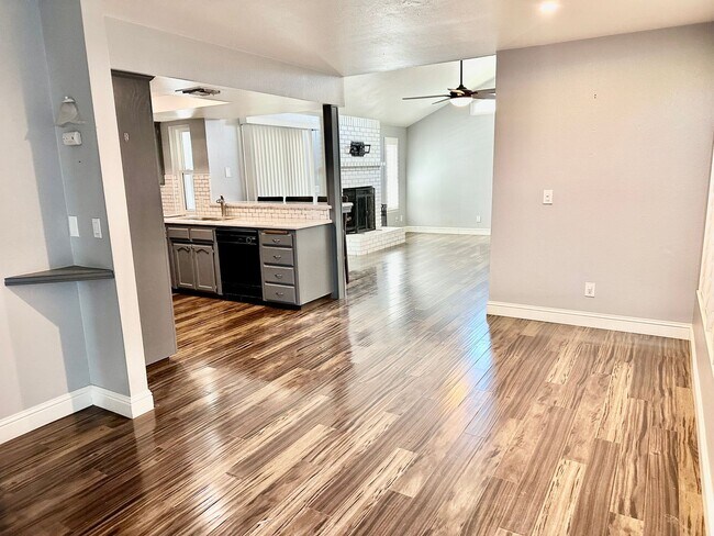 Foto del edificio - Spacious 3/2 bath home in Fig Garden