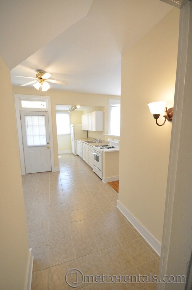 Kitchen - 1316 Parsons Ave
