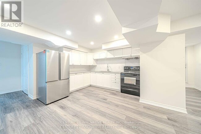 Photo du bâtiment - 1894 Woodview Ave