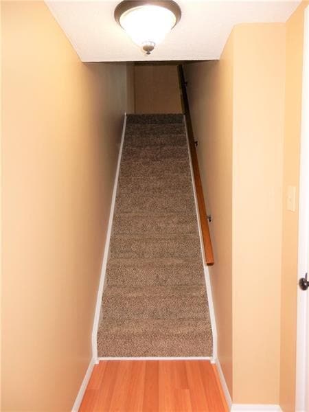 Building Photo - 280 Quail Run Rd