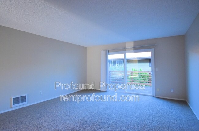 Building Photo - 6050 SW 130th Ave