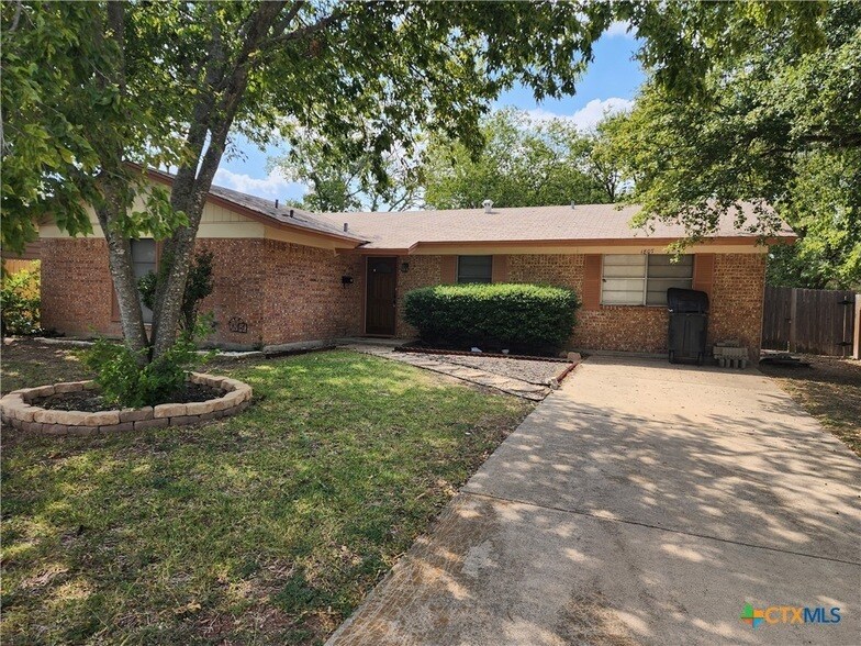Primary Photo - 1807 Janis Dr
