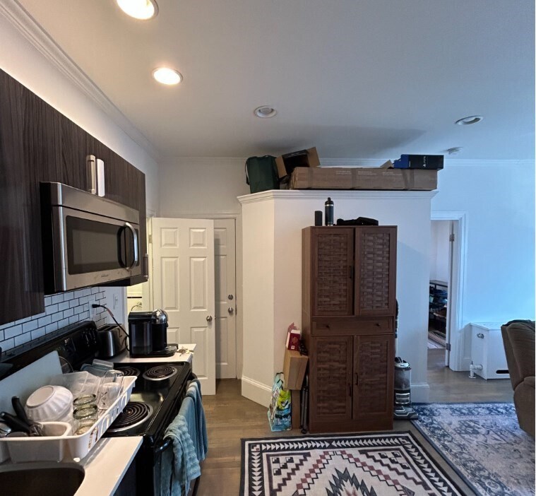 Primary Photo - 225 Newbury St