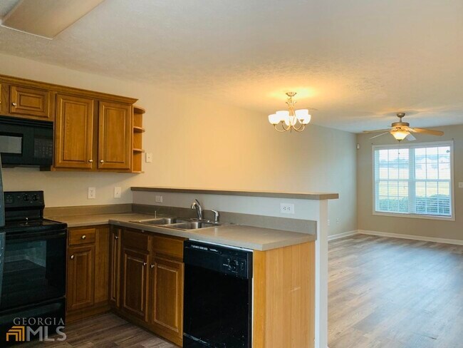 Building Photo - 335 Baileys Way