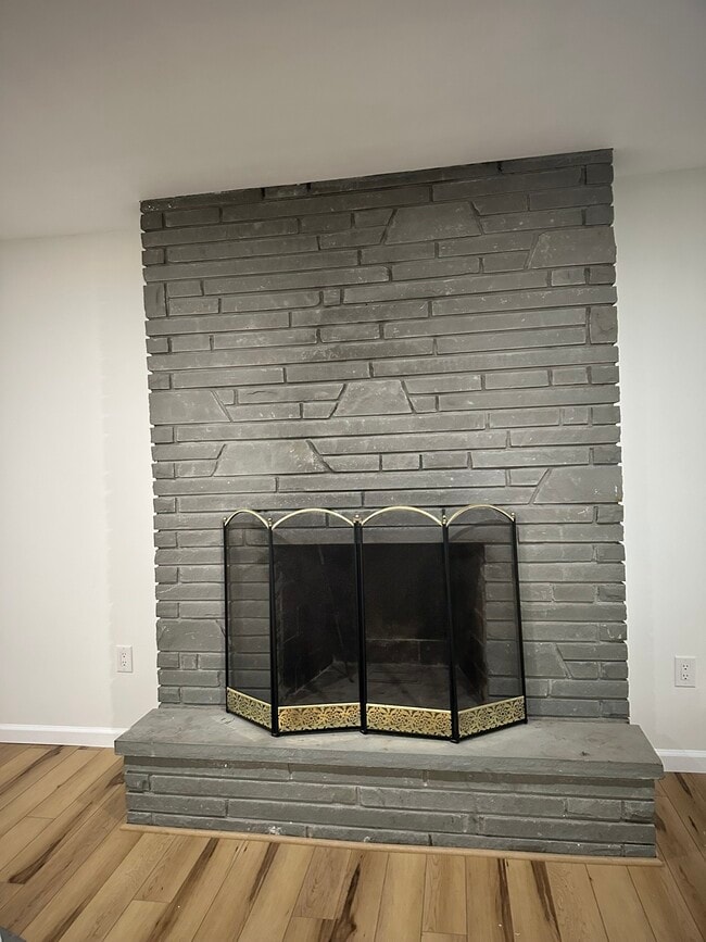 Building Photo - 305 Magnolia Dr