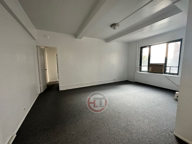 Foto del edificio - 2059 McGraw Ave