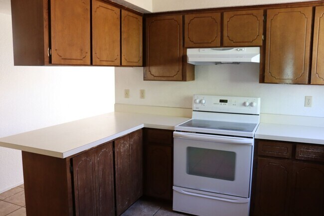 Building Photo - Perfect Blend of Comfort and Convenience!!!