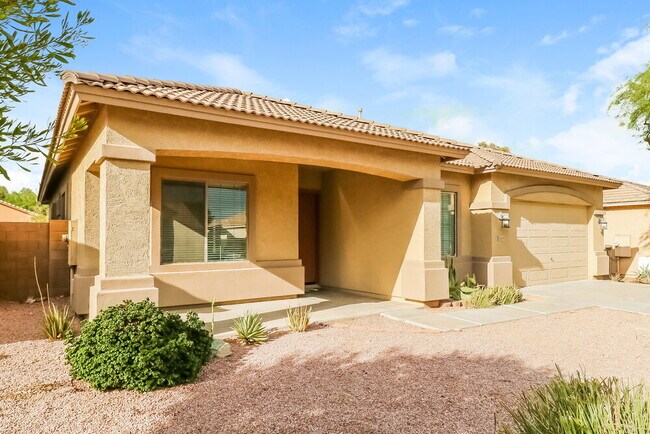 Building Photo - 13734 W Montebello Ave