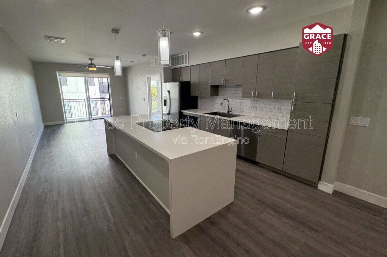 Foto principal - 3500 S Corona St